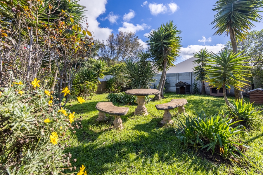 4 Bedroom Property for Sale in Vierlanden Western Cape